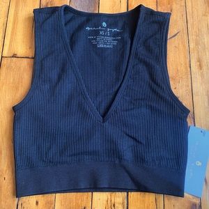 NWT Spirtual Gangster Black ribbed V-neck sports top/bra.